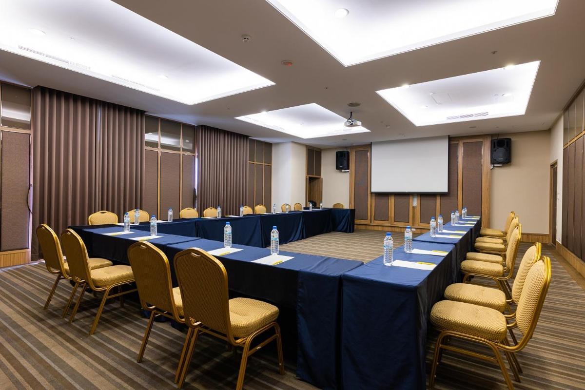 Golden Tulip - Aesthetics Otel Zhunan Dış mekan fotoğraf